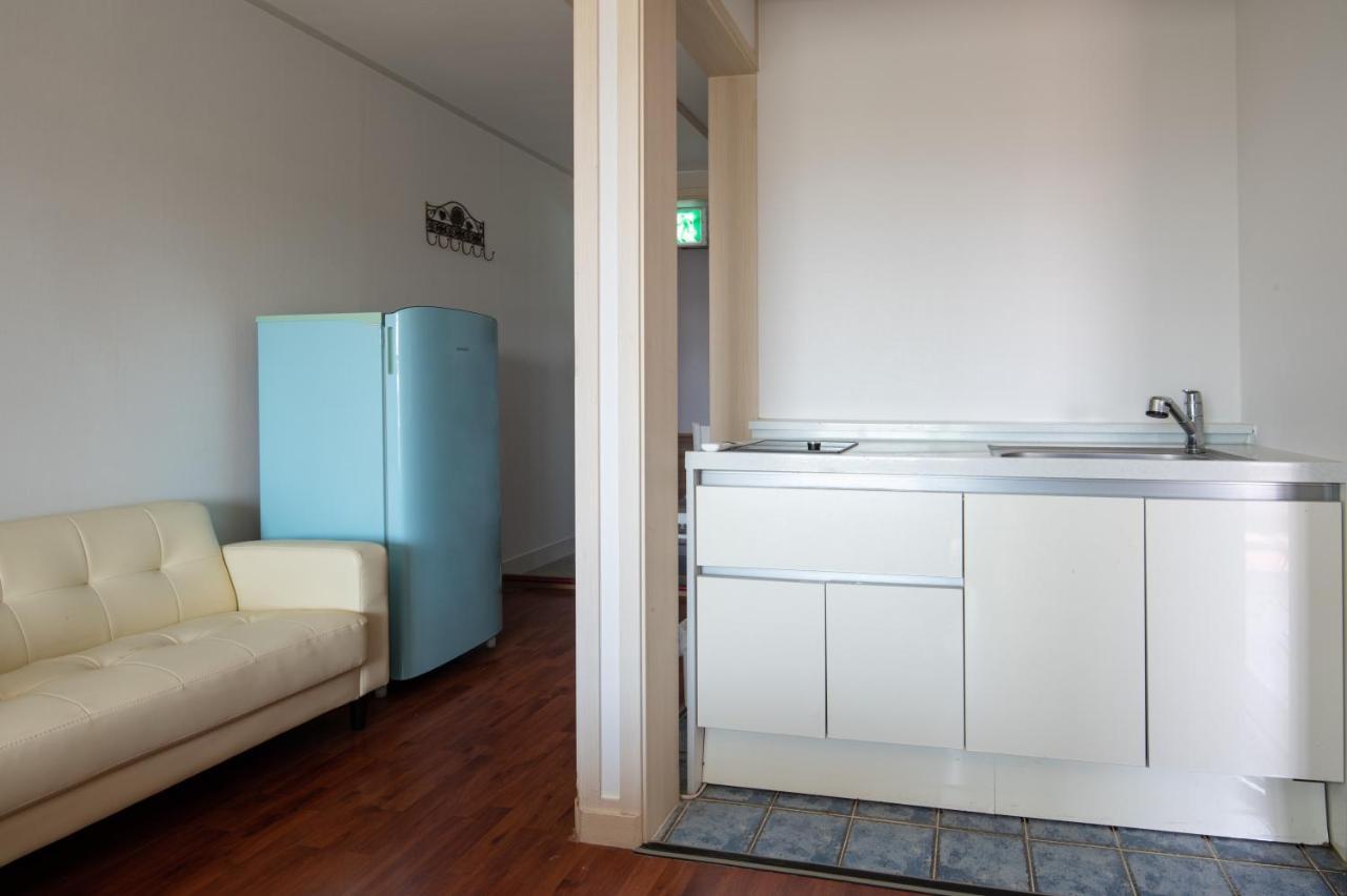 White Dream Pension Jeju Exterior photo