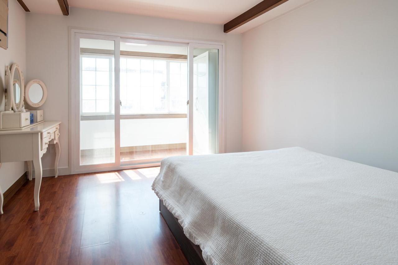 White Dream Pension Jeju Exterior photo