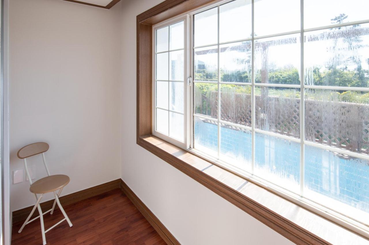 White Dream Pension Jeju Exterior photo