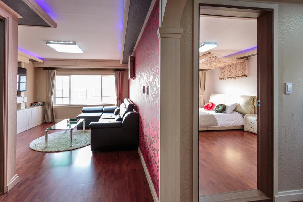 White Dream Pension Jeju Exterior photo