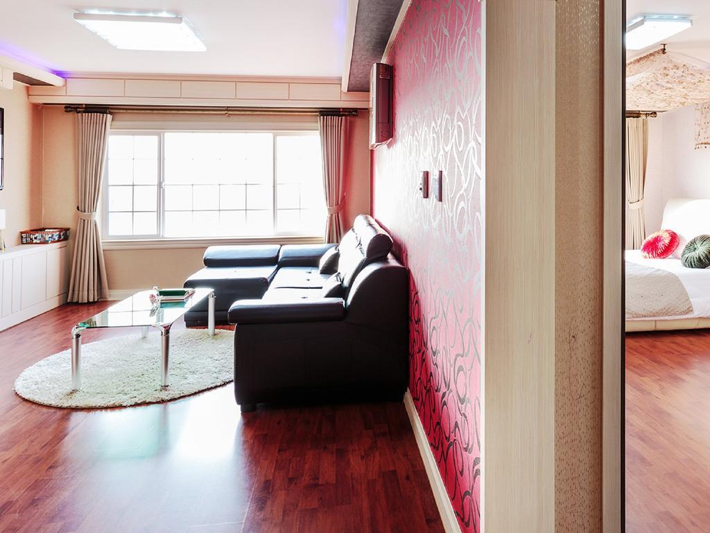 White Dream Pension Jeju Exterior photo